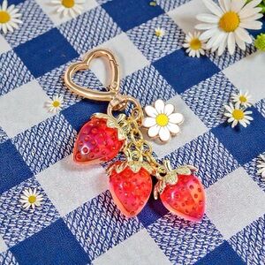 BUY NOW: Strawberry/Daisy Bag Charm Keychain with Heart Clip